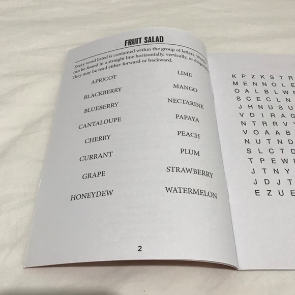 📚3/$35 NEW Brain Games Merriam Webster's Word Find Large Print Book Booklet - Picture 3 of 3